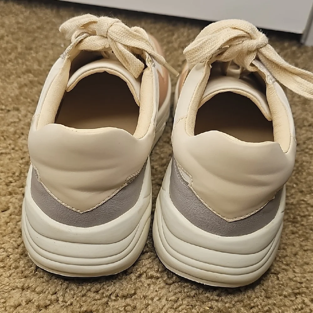 White Raven‎ Women's Stylish Cream and Tan Women's Sneakers